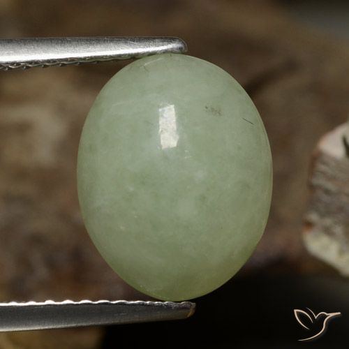 Jadeíta Verde claro natural de 4.89 ct, Corte Óvalo, Translúcido