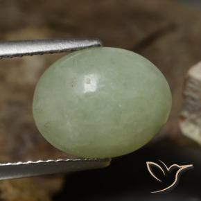 Jadeíta Verde claro natural de 4.89 ct, Corte Óvalo, Translúcido