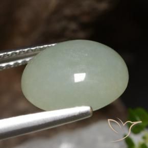Jadeíta Verde claro natural de 4.89 ct, Ovalada, Translúcido