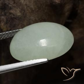 Jadeíta Verde pálido natural de 9.67 ct, Ovalada, Translúcido