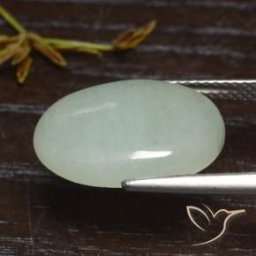 Jadeíta Verde medio natural de 7.82 ct, Ovalada, Translúcido