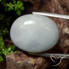 Jadeíta Verde medio natural de 26.59 ct, Ovalada, Translúcido