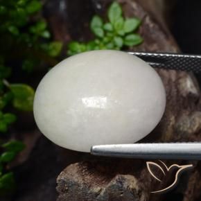 Jadeíta Gris muy claro natural de 24.23 ct, Ovalada, Translúcido