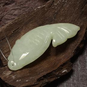 Jadeíta verde natural de 29,60 ct, forma elegante, translúcido