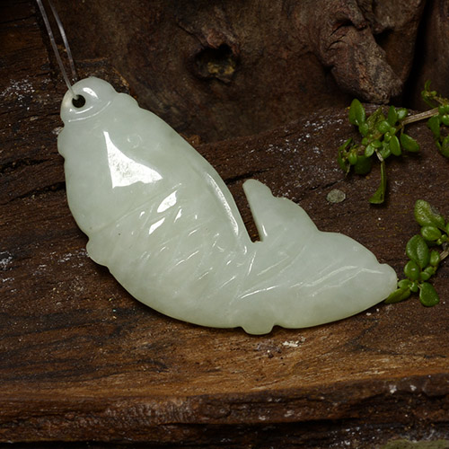 Jadeíta Verde medio natural de 27.18 ct, Forma elegante, Translúcido