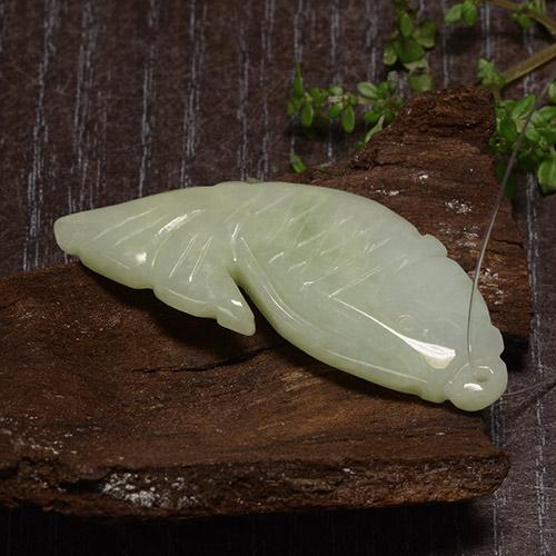 Jadeíta verde natural de 28,67 ct, forma elegante, translúcido