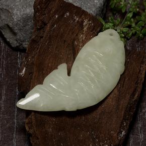 Jadeíta Verde claro cálido natural de 28.14 ct, Forma elegante, Translúcido