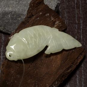 Jadeíta Verde claro cálido natural de 28.14 ct, Forma elegante, Translúcido