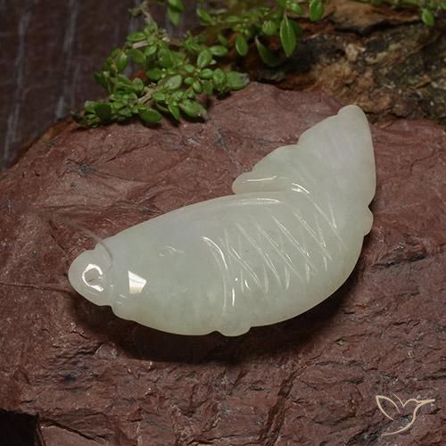 Jadeíta Blanco grisáceo natural de 26.72 ct, Elegante, Translúcido