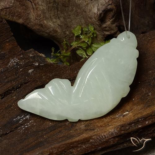 Jadeíta Verde grisáceo natural de 27.95 ct, Elegante, Translúcido