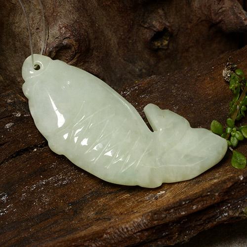 Jadeíta Verde grisáceo natural de 29.80 ct, Forma elegante, Translúcido