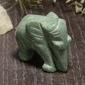 Jadeíta verde natural de 140,74 ct, forma elegante, opaco