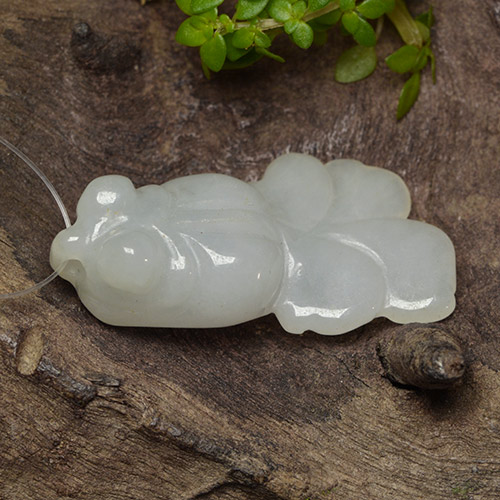 Jadeíta blanco natural de 21,06 ct, forma elegante, translúcido