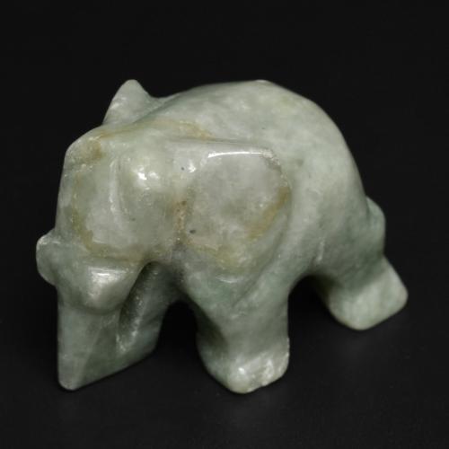 Jadeíta verde natural de 64,53 ct, forma elegante, opaco