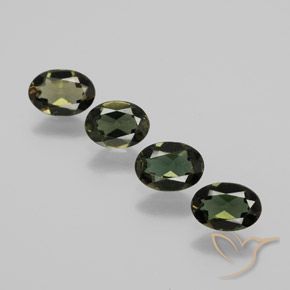 Gemas de Kornerupina Verde marrón natural de 1.63 ct, Ovalada, VVS-VS