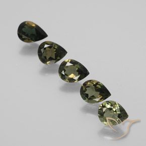 Gemas de Kornerupina Verde terroso natural de 2.23 ct, En forma de pera, VVS-VS