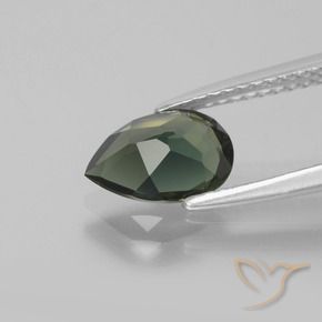 Kornerupina Verde oscuro natural de 1.15 ct, En forma de pera, VVS