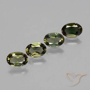 Gemas de Kornerupina Marrón verdoso natural de 2.11 ct, Ovalada, VVS-VS