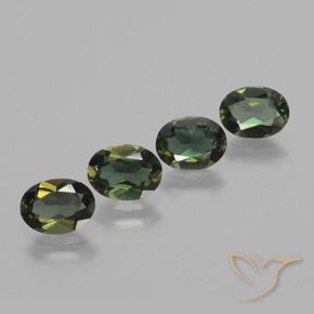 Gemas de Kornerupina Marrón oscuro natural de 2.76 ct, Ovalada, VVS-VS