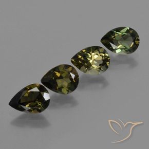 Gemas de Kornerupina Verde oscuro natural de 2.59 ct, En forma de pera, VVS-VS