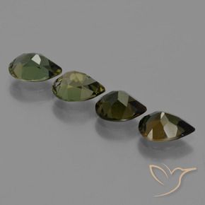 Gemas de Kornerupina Verde oscuro natural de 2.59 ct, En forma de pera, VVS-VS