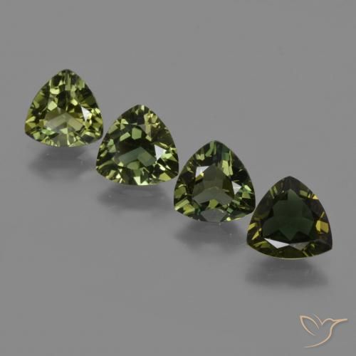 Gemas de Kornerupina Verde oscuro natural de 2.47 ct, Trillón, VVS-VS