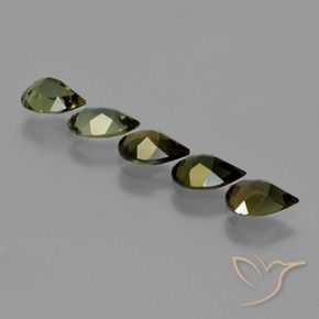 Gemas de Kornerupina Verde oscuro natural de 2.34 ct, En forma de pera, VVS-VS
