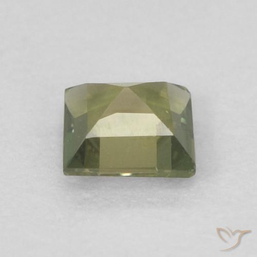 Kornerupina Verde bosque cálido natural de 0.18 ct, Cuadrado, VVS