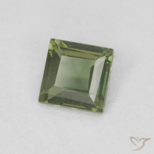 Kornerupina Verde terroso intenso natural de 0.23 ct, Cuadrado, VVS-VS