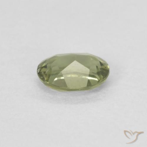 Kornerupina Verde claro natural de 0.22 ct, Ovalada, VVS-VS