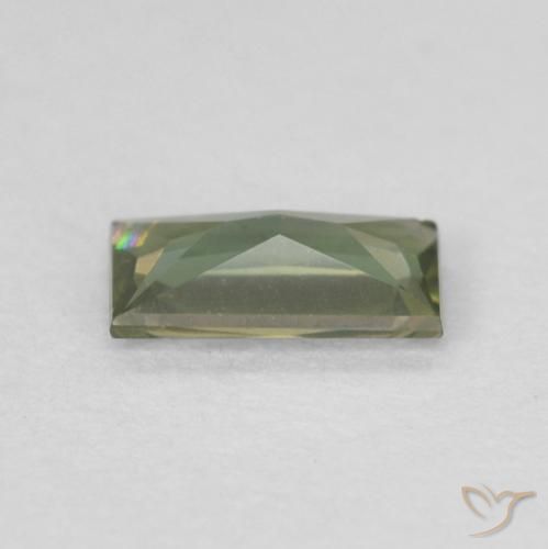Kornerupina Verde medio natural de 0.22 ct, Corte Baguette, VVS