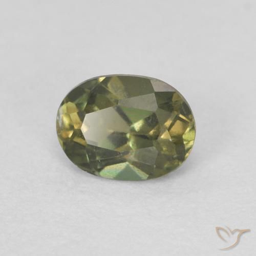 Kornerupina Verde bosque cálido natural de 0.27 ct, Ovalada, VVS