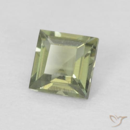 Kornerupina Verde bosque cálido natural de 0.15 ct, Cuadrado, VVS
