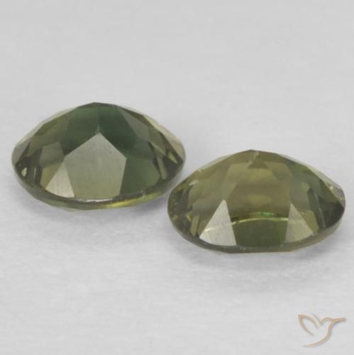 Gemas de Kornerupina Verde amarillento natural de 0.50 ct, Ovalada, VVS-VS