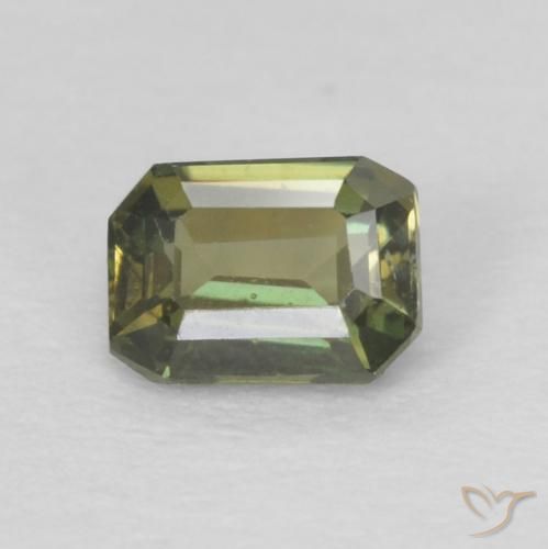 0.26ct Natural Verde terroso Kornerupina, corte esmeralda, VS