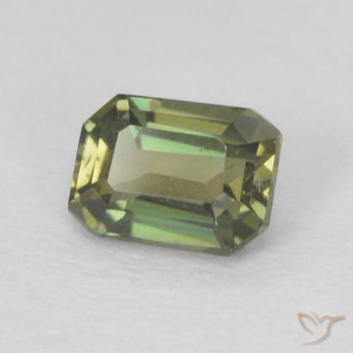 Kornerupina Verde terroso natural de 0.26 ct, Corte Octágono / Esmeralda, VS