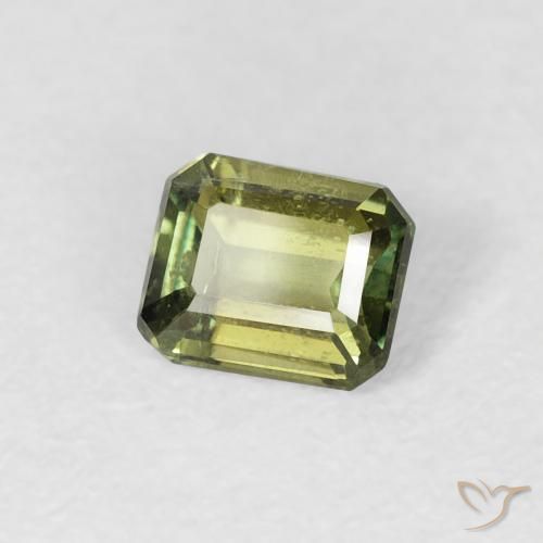 Kornerupina Verde terroso natural de 0.44 ct, Corte Octágono / Esmeralda, VS-SI