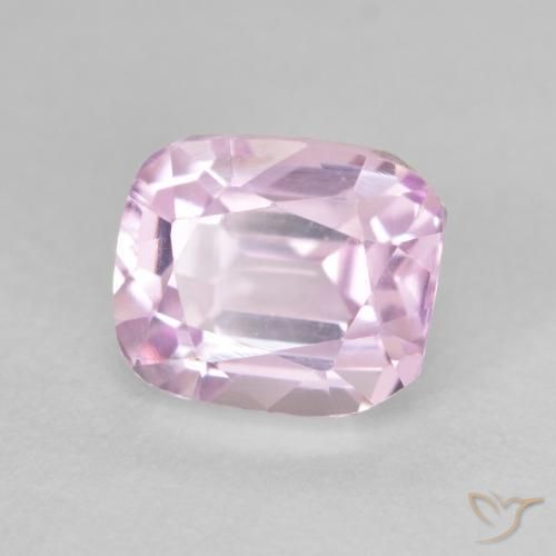 Kunzita Rosado medio natural de 2.60 ct, Forma Cojín, VVS-VS