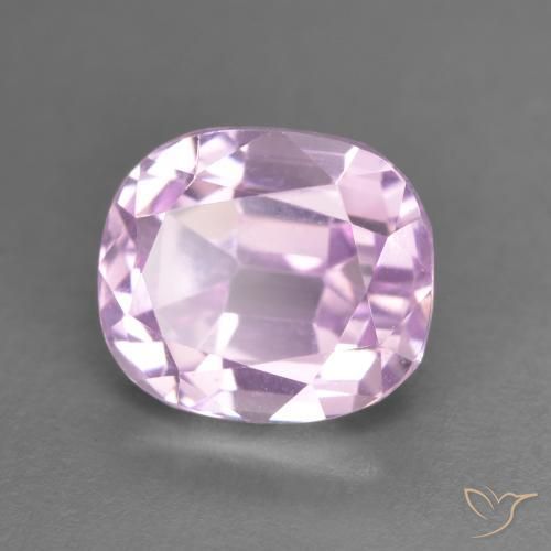 Kunzita Rosado medio natural de 4.16 ct, Forma Cojín, VVS