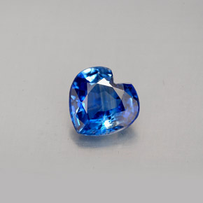 Cianita Azul natural de 1.78 ct, Forma de corazón, VS-SI