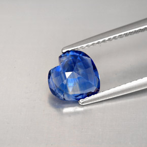 Cianita Azul natural de 1.78 ct, Forma de corazón, VS-SI