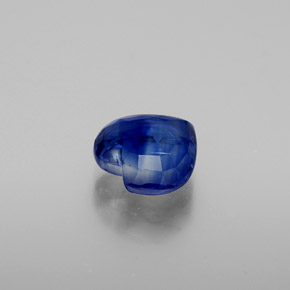 Cianita azul natural de 2,08 ct, forma de corazón, SI