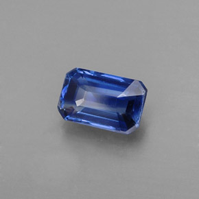 Cianita Azul natural de 0.65 ct, corte esmeralda, VS
