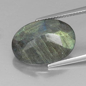 Labradorita multicolor natural de 10,53 ct, corte óvalo, opaco