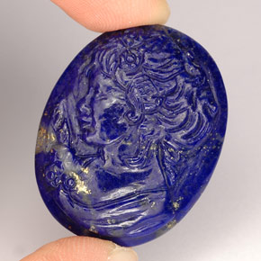 Lapislázuli violeta natural de 43,25 ct, forma elegante, opaco