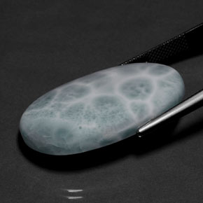Larimar verde natural de 32,38 ct, corte óvalo, opaco