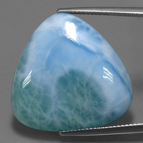 Larimar azul natural de 27,83 ct, trillón, opaco