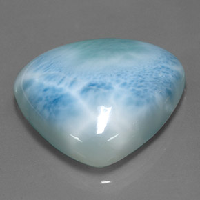 Larimar azul natural de 55,13 ct, trillón, opaco