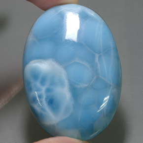 Larimar azul natural de 149,60 ct, corte óvalo, opaco