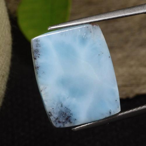 Larimar azul natural de 9,76 ct, baguette, opaco